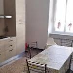 La Casa Dei Gatti Matti 아파트 *
